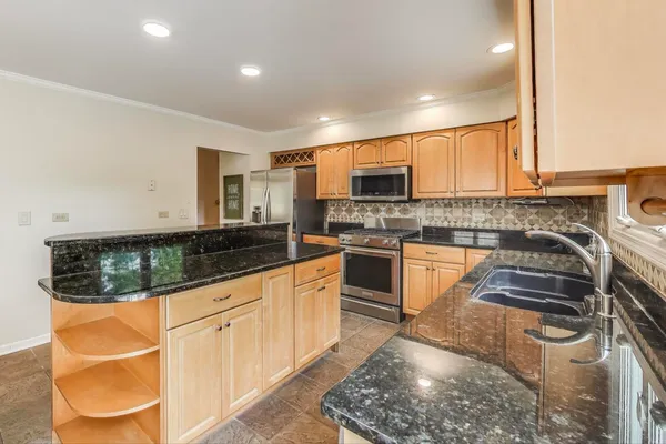 $599,000 | 111 South Brighton Place, Arlington Heights, IL 60004
