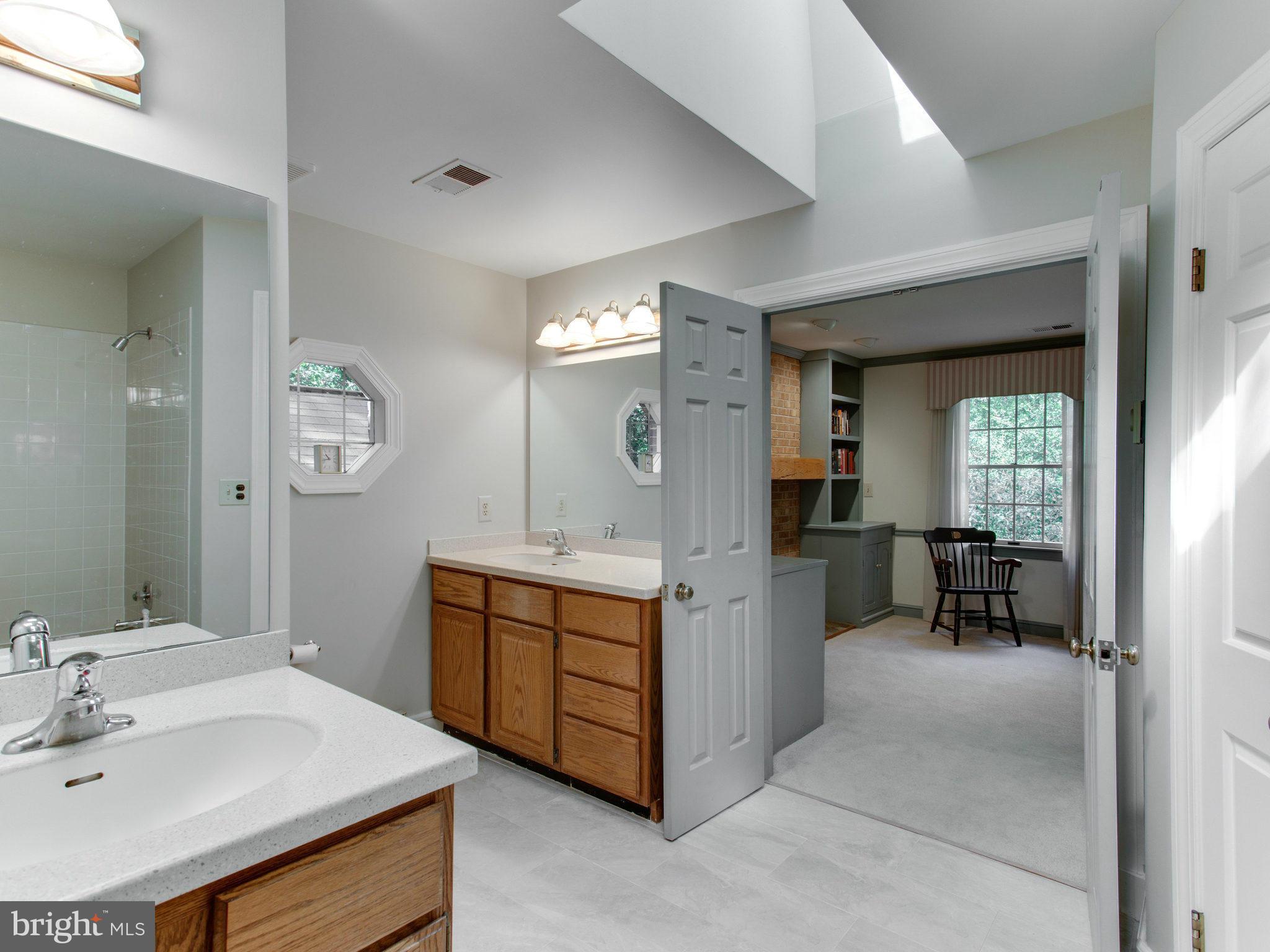 2313 Sawdust Road Vienna, VA 22181 - Photo 17 of 30 Bath (Master)