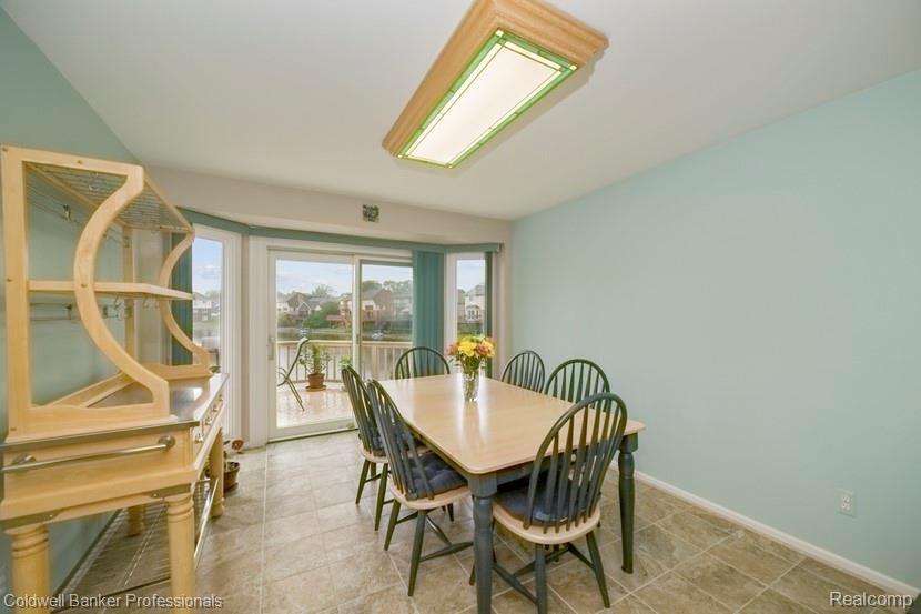 2211 South Shore Court Rochester Hills, MI 48307 - Photo 9 of 48