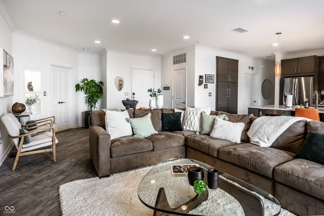 $3,500 | 435 Virginia Avenue, Unit 706, Indianapolis, IN 46203