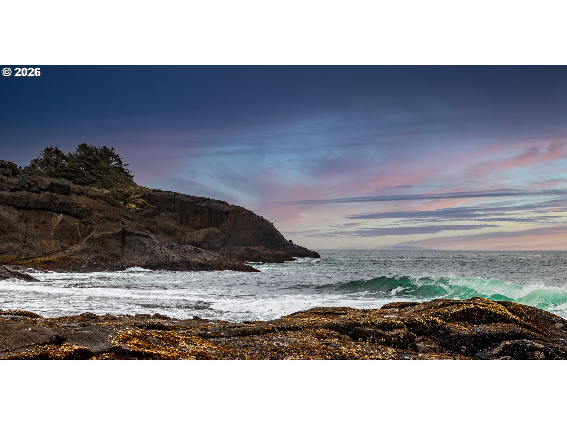 140 Gull Station Depoe Bay, OR 97341 - Photo 47 of 48 a black and white photo of a room