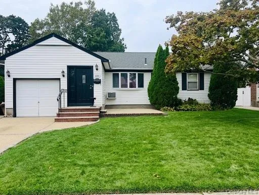 $4,100 | 694 Blackstone Avenue, East Meadow, NY 11554