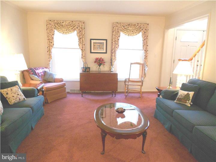 608 Halstead Road Wilmington, DE 19803 - Photo 12 of 20 Living Room