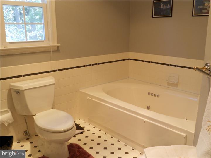 608 Halstead Road Wilmington, DE 19803 - Photo 16 of 20 Master Bathroom