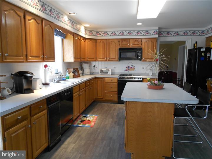608 Halstead Road Wilmington, DE 19803 - Photo 8 of 20 Kitchen