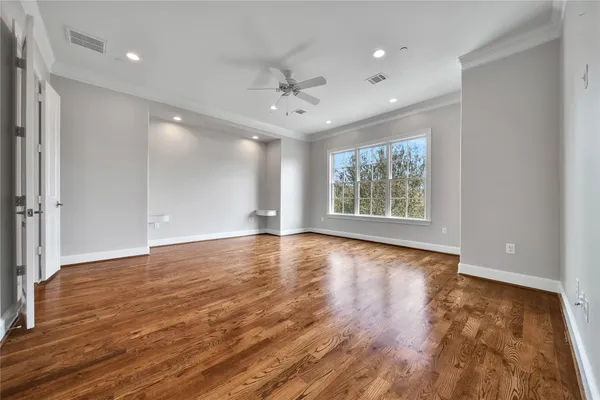 $6,000 | 3002 Mid Lane, Houston, TX 77027