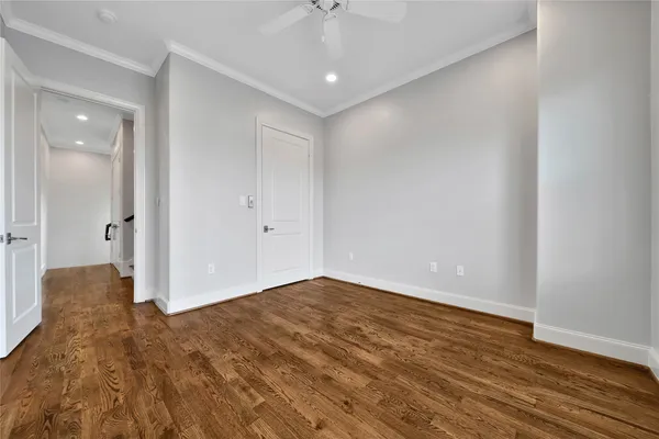 $6,000 | 3002 Mid Lane, Houston, TX 77027