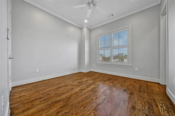 $6,000 | 3002 Mid Lane, Houston, TX 77027