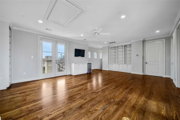 $6,000 | 3002 Mid Lane, Houston, TX 77027