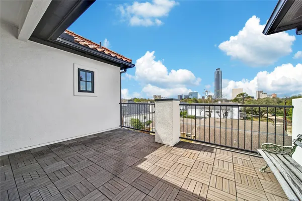 $6,000 | 3002 Mid Lane, Houston, TX 77027