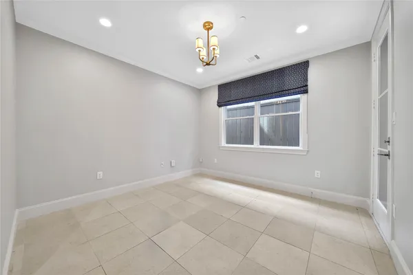 $6,000 | 3002 Mid Lane, Houston, TX 77027