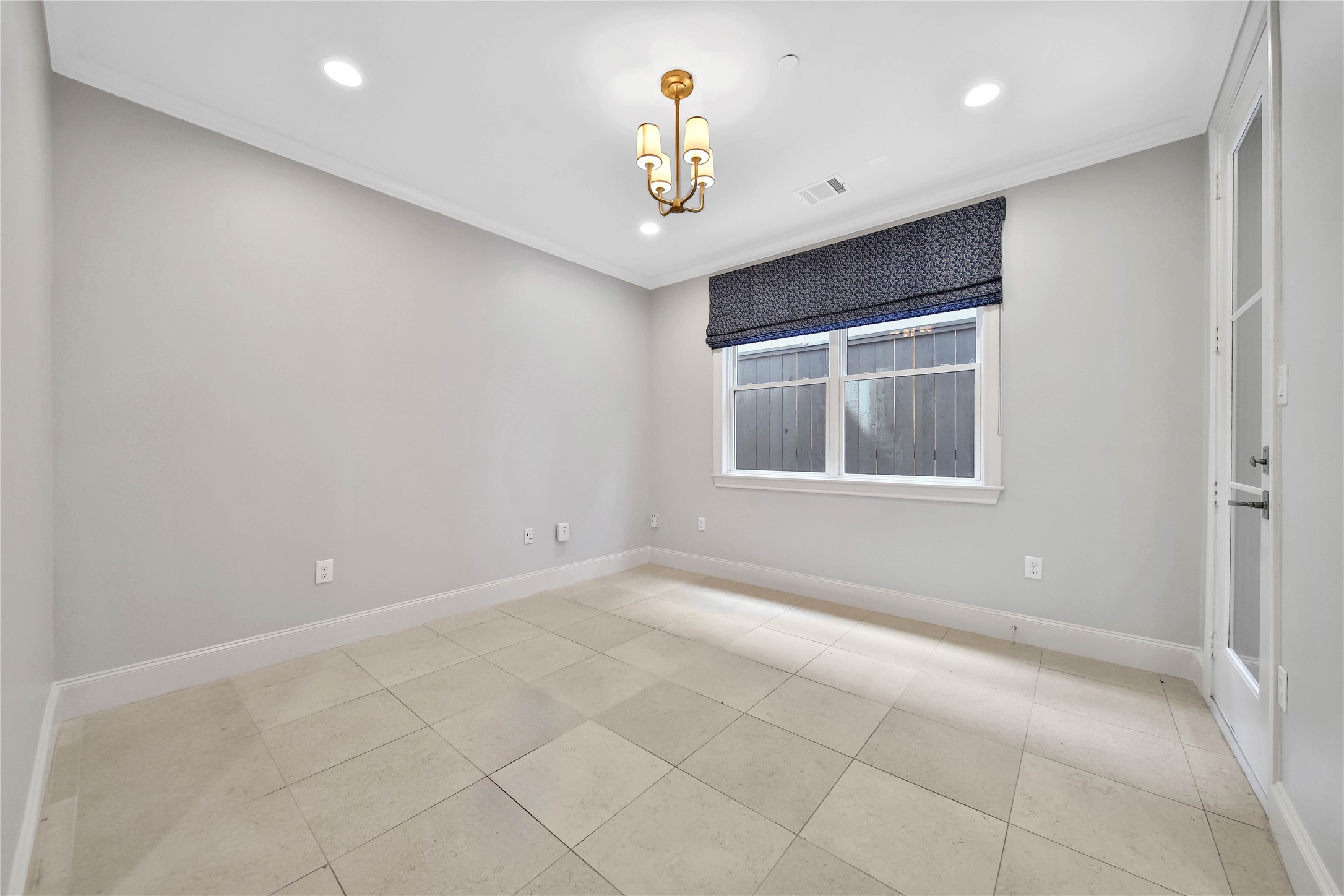 3002 Mid Lane Houston, TX 77027 - Photo 7 of 36