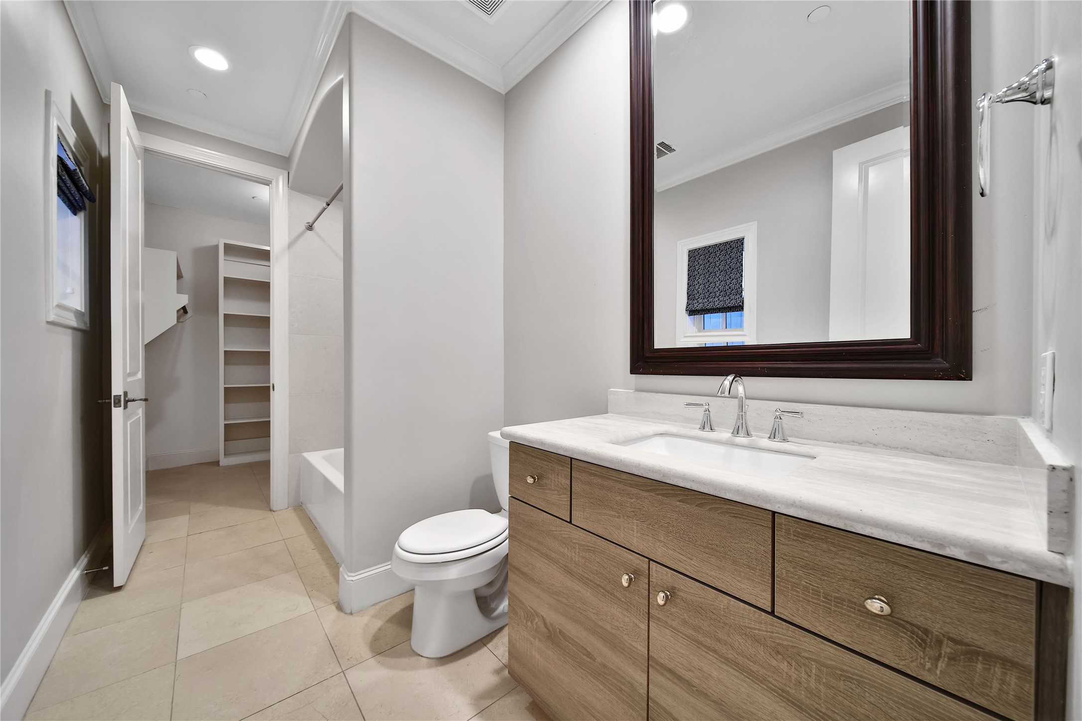 3002 Mid Lane Houston, TX 77027 - Photo 9 of 36