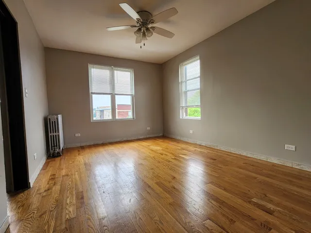 $1,200 | 4764 North Virginia Avenue, Unit 301, Chicago, IL 60625