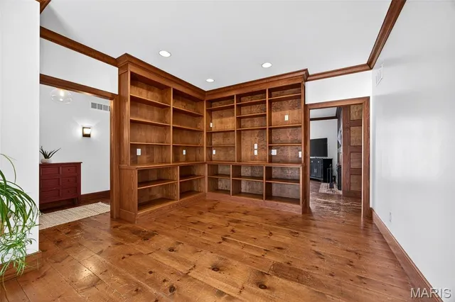 $819,000 | 2 Woodridge Drive, Defiance, MO 63341