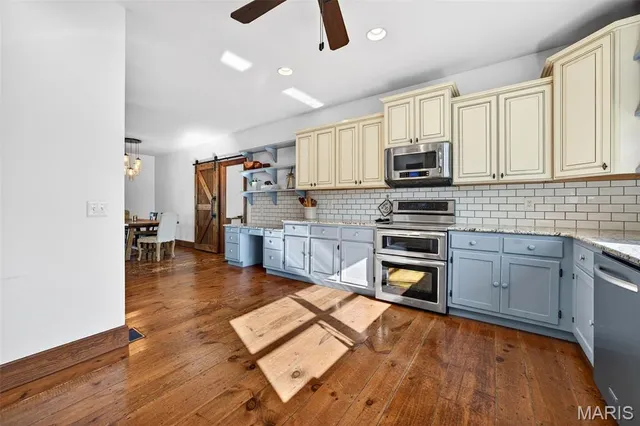 $819,000 | 2 Woodridge Drive, Defiance, MO 63341