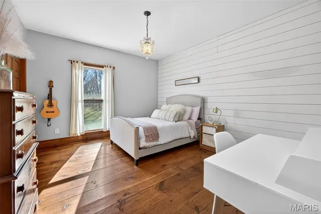 $819,000 | 2 Woodridge Drive, Defiance, MO 63341