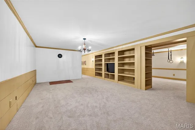 $819,000 | 2 Woodridge Drive, Defiance, MO 63341