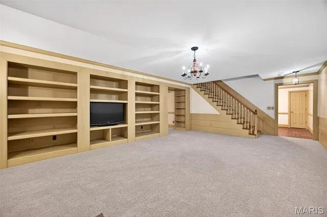 $819,000 | 2 Woodridge Drive, Defiance, MO 63341