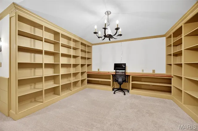 $799,000 | 2 Woodridge Drive, Defiance, MO 63341