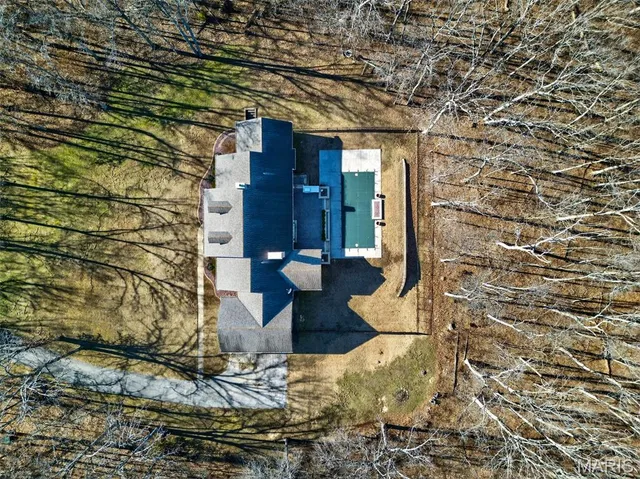 $819,000 | 2 Woodridge Drive, Defiance, MO 63341