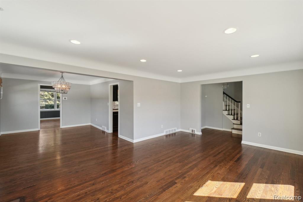 18122 Riverside Drive Beverly Hills, MI 48025 - Photo 7 of 41