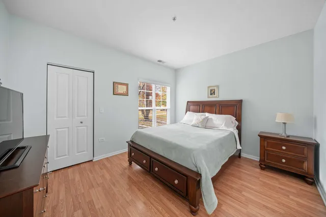 $259,900 | 618 Pineridge Drive North, Unit 618, Oswego, IL 60543