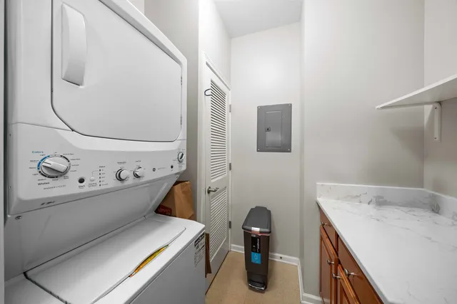 $259,900 | 618 Pineridge Drive North, Unit 618, Oswego, IL 60543