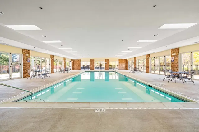 $259,900 | 618 Pineridge Drive North, Unit 618, Oswego, IL 60543