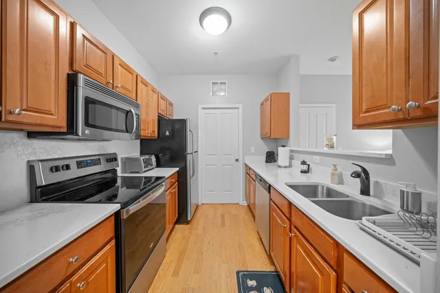 $259,900 | 618 Pineridge Drive North, Unit 618, Oswego, IL 60543