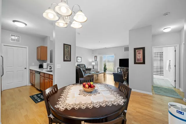 $259,900 | 618 Pineridge Drive North, Unit 618, Oswego, IL 60543