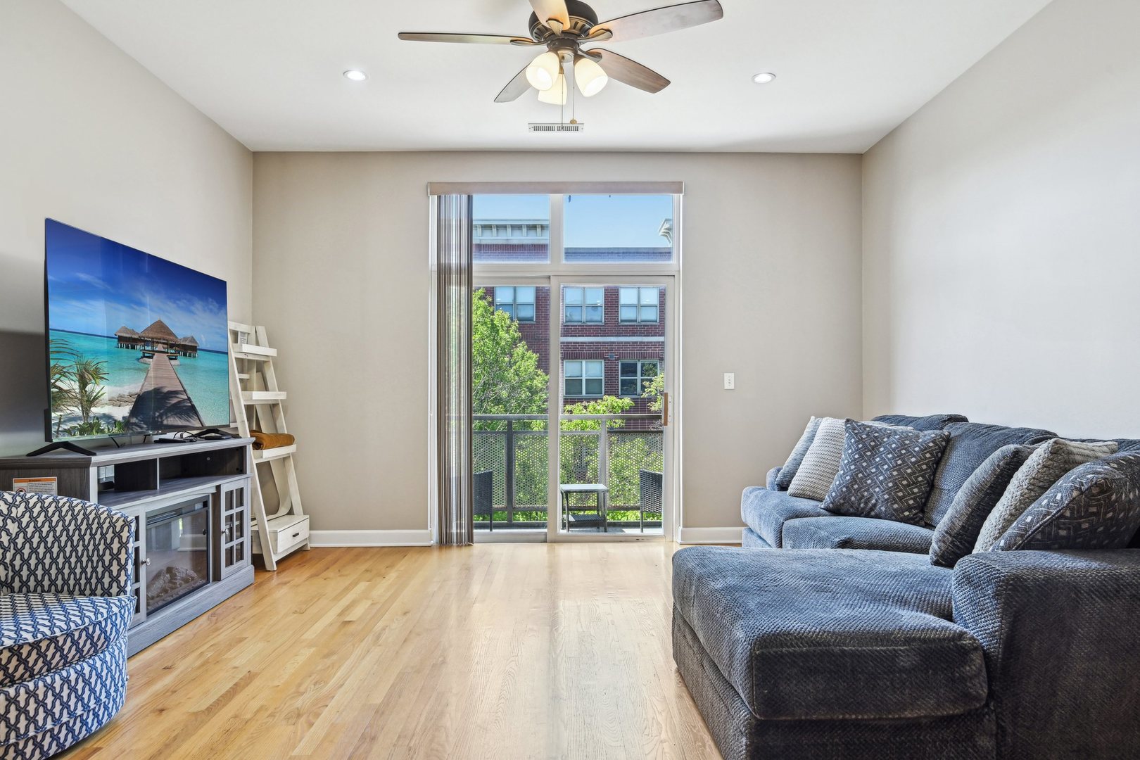757 West Liberty Street, Unit 307 Chicago, IL 60607 - Photo 3 of 22 Gallery Image 3