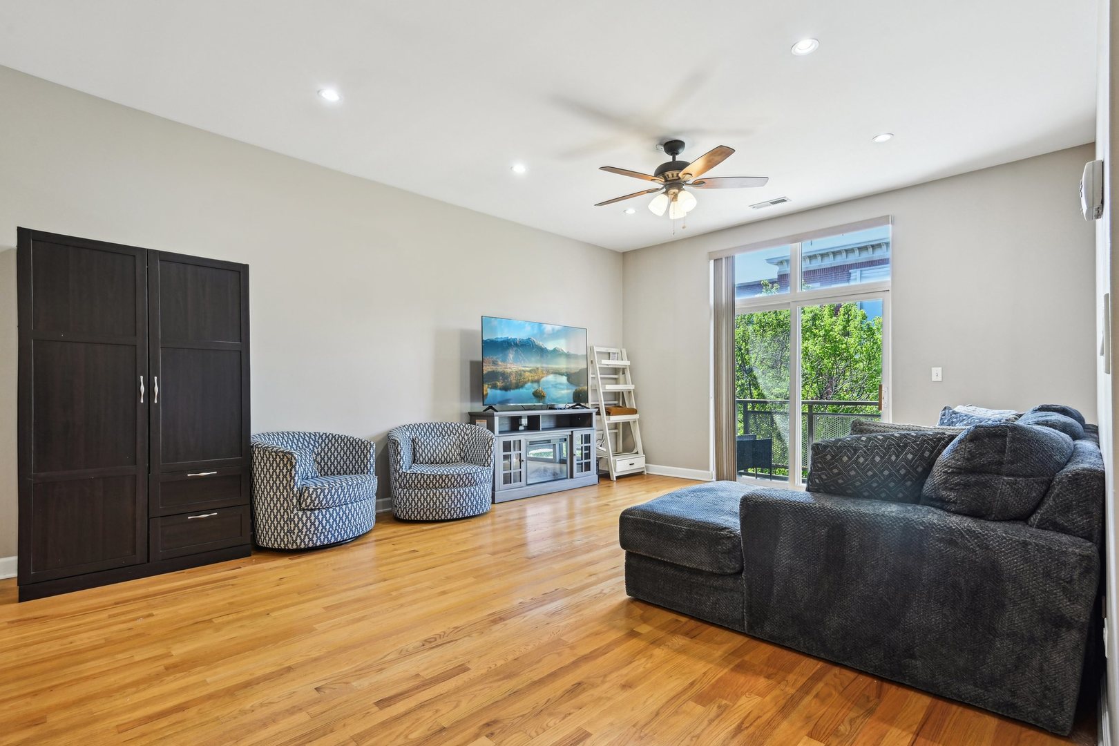 757 West Liberty Street, Unit 307 Chicago, IL 60607 - Photo 4 of 22 Gallery Image 4