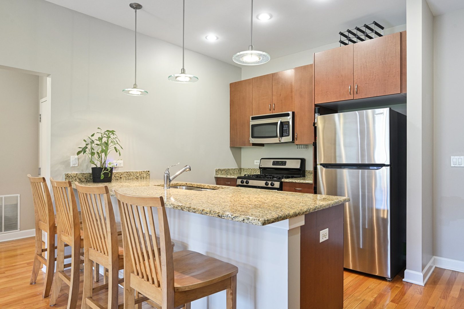 757 West Liberty Street, Unit 307 Chicago, IL 60607 - Photo 7 of 22 Gallery Image 7