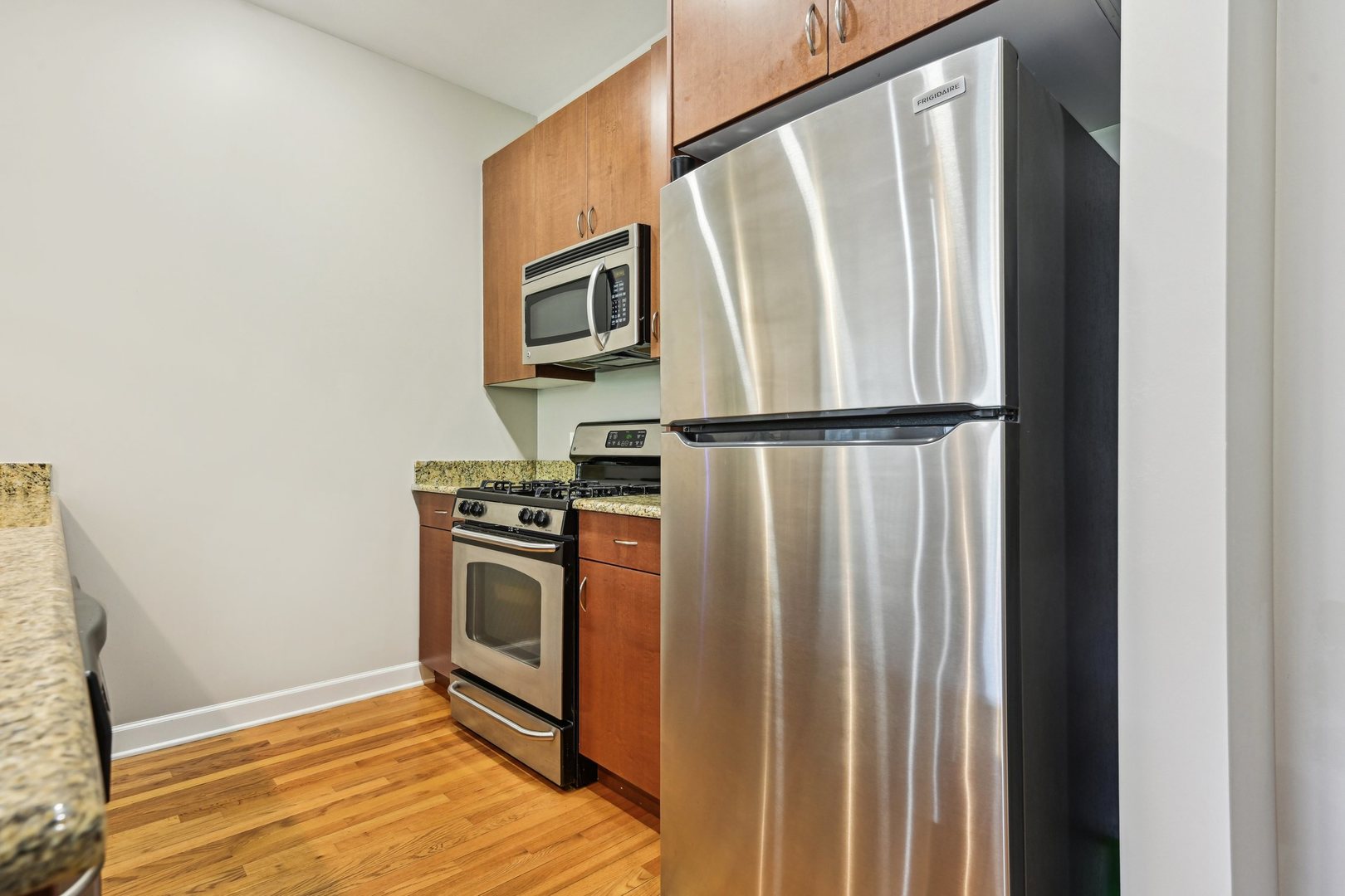 757 West Liberty Street, Unit 307 Chicago, IL 60607 - Photo 8 of 22 Gallery Image 8