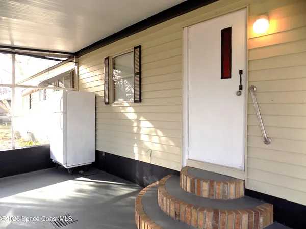 a view of entryway