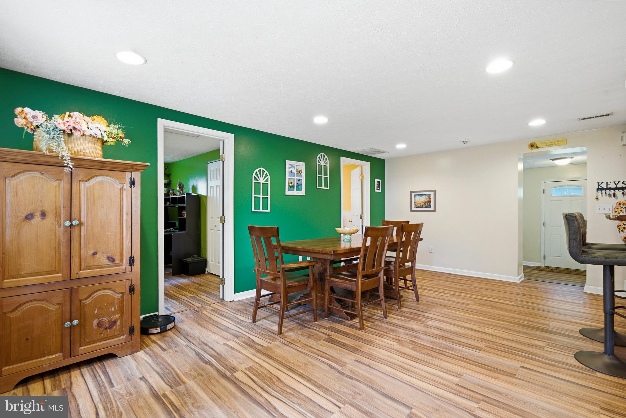 29884 Rooftop Circle Mechanicsville, MD 20659 - Photo 22 of 44 Fresh painted accent wall