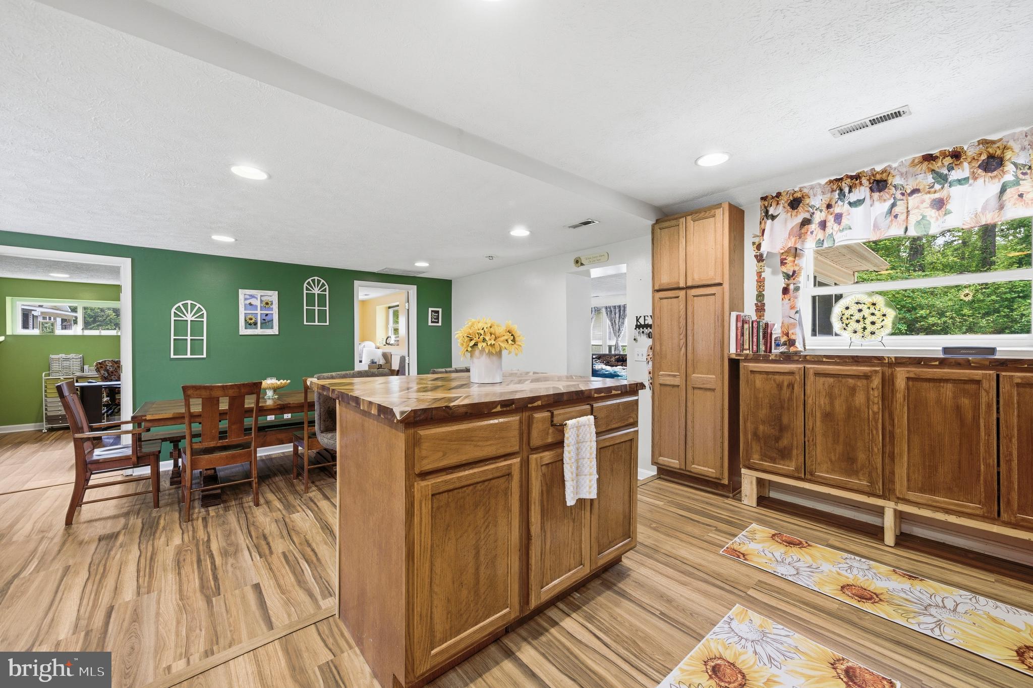 29884 Rooftop Circle Mechanicsville, MD 20659 - Photo 9 of 44 Check out this kitchen!