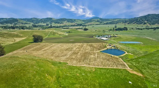 $2,995,000 | 2590 Chileno Valley Road, Petaluma, CA 94952