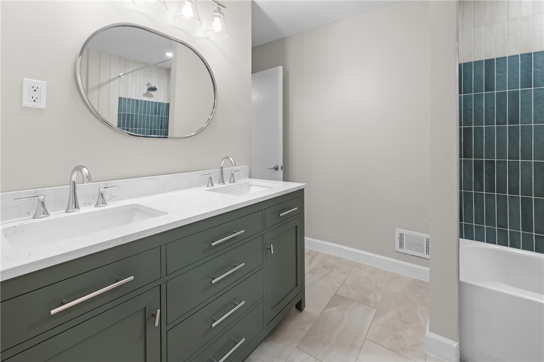 231 Kings Way Clemson, SC 29631 - Photo 15 of 43 2nd bathroom