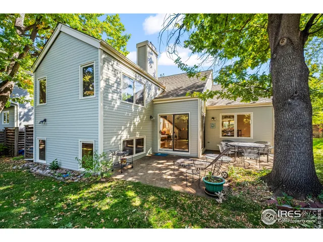 a view of outdoor space yard and patio