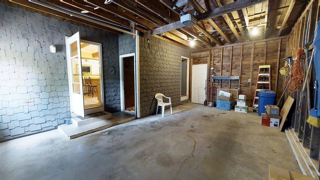 1267 China Road Winslow, ME 04901 - Photo 21 of 35 Garage