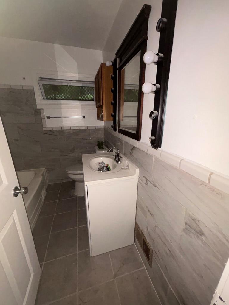 3909 Commander Drive Columbus, GA 31903 - Photo 9 of 21 a utility room with dryer and washer