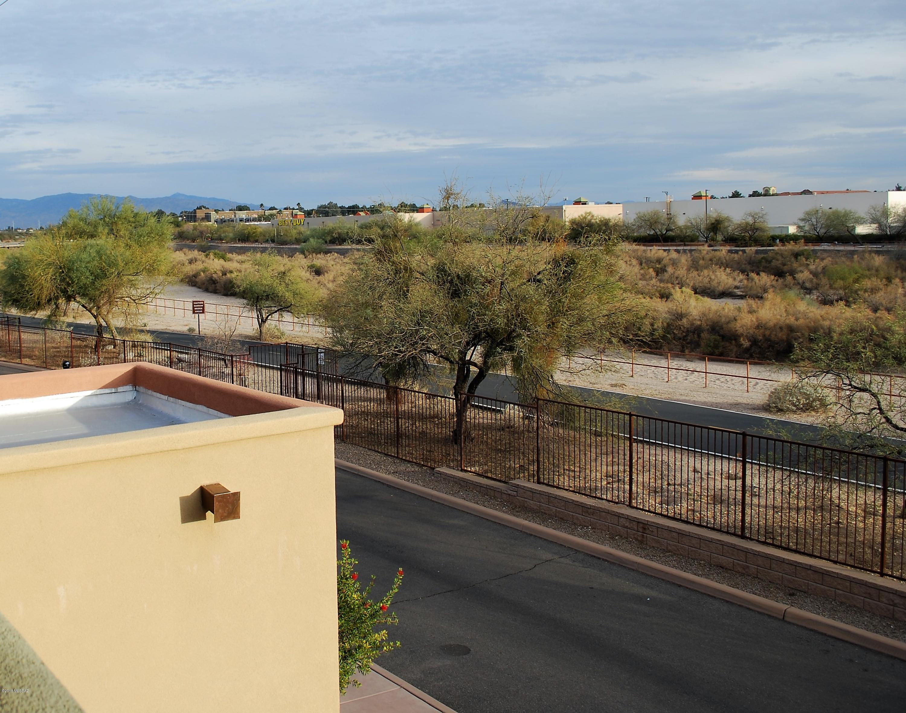 311 East Calderwood Road Tucson, AZ 85704 - Photo 17 of 19 Gallery Image 17