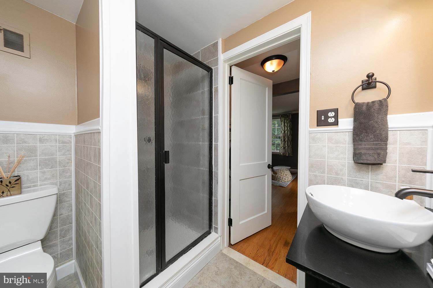 612 Bridle Road Glenside, PA 19038 - Photo 22 of 45 First Floor Full Bathroom off BR 1 / Family Room