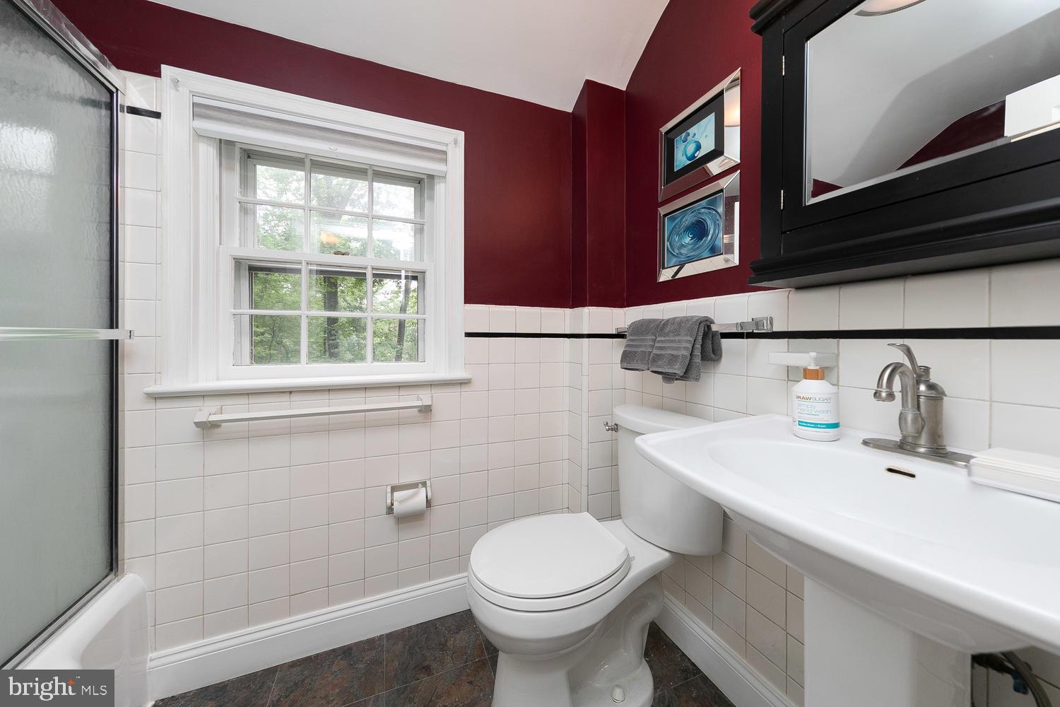 612 Bridle Road Glenside, PA 19038 - Photo 28 of 45 Second Floor Full Bathroom