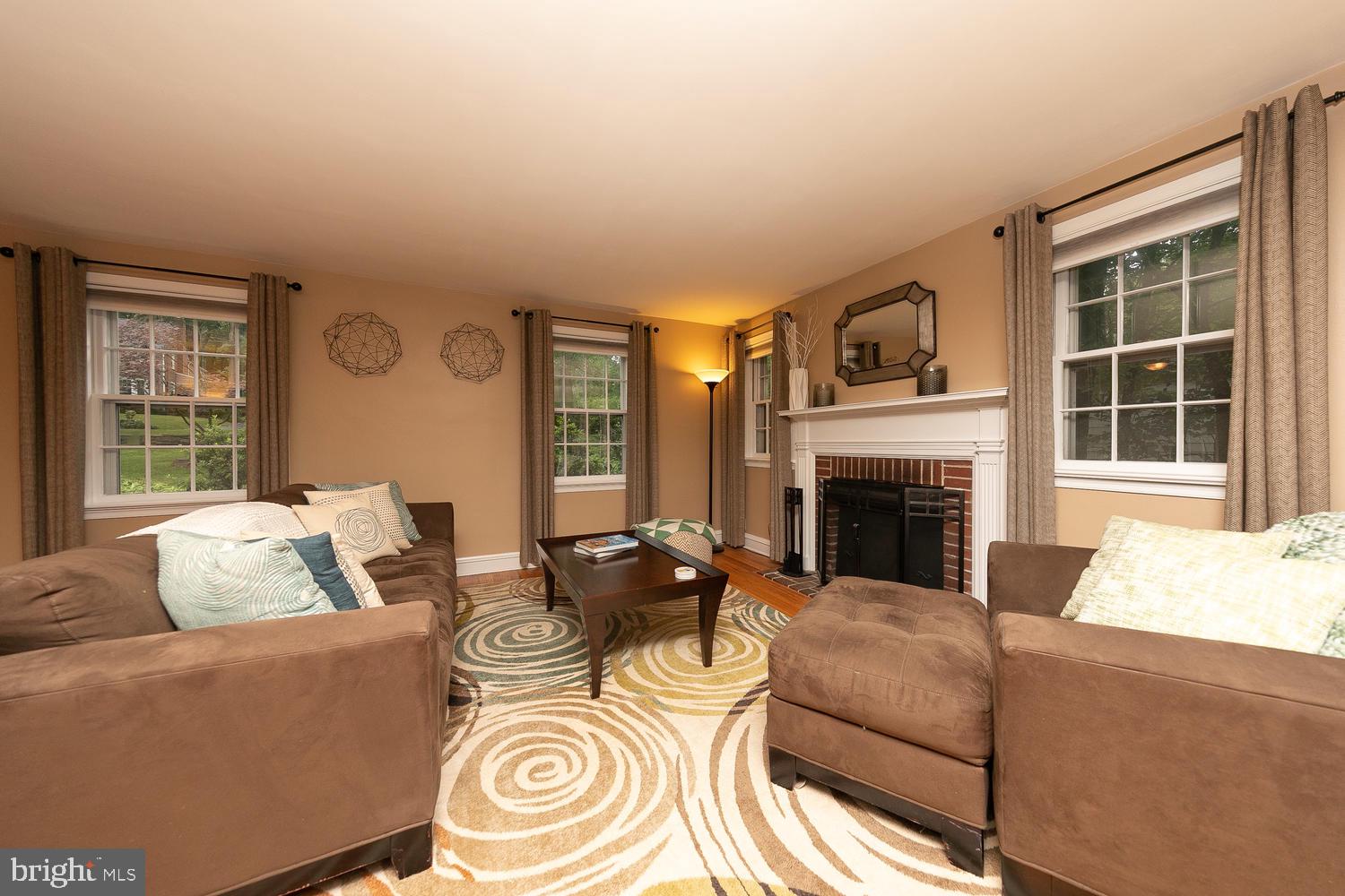 612 Bridle Road Glenside, PA 19038 - Photo 4 of 45 Living Room