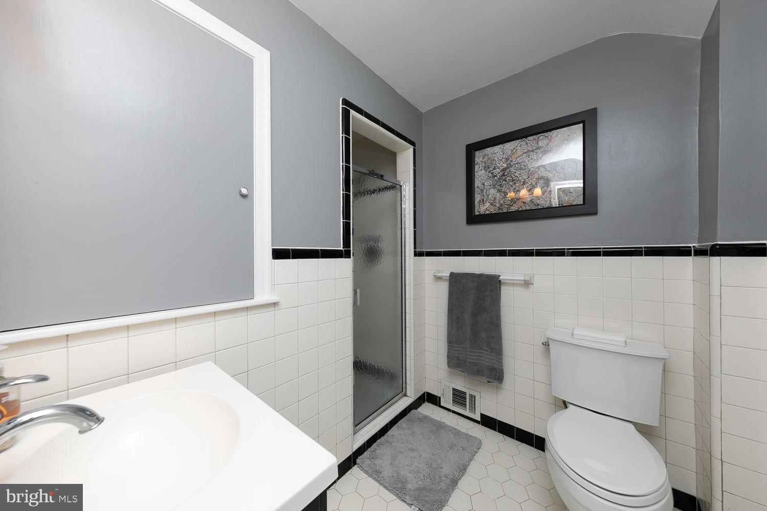 612 Bridle Road Glenside, PA 19038 - Photo 35 of 45 En Suite Full Bathroom off Bedroom 4