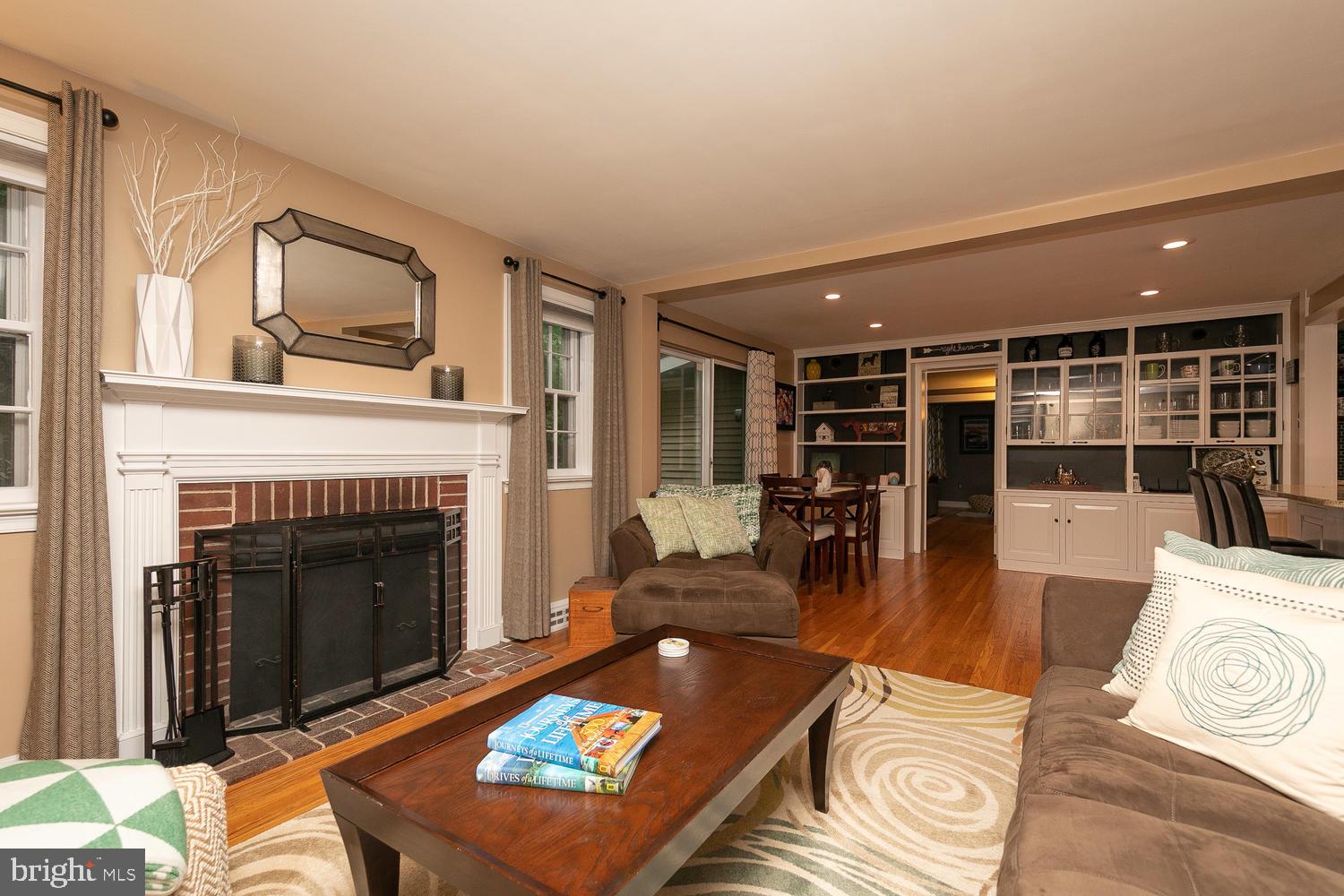 612 Bridle Road Glenside, PA 19038 - Photo 6 of 45 Living Room