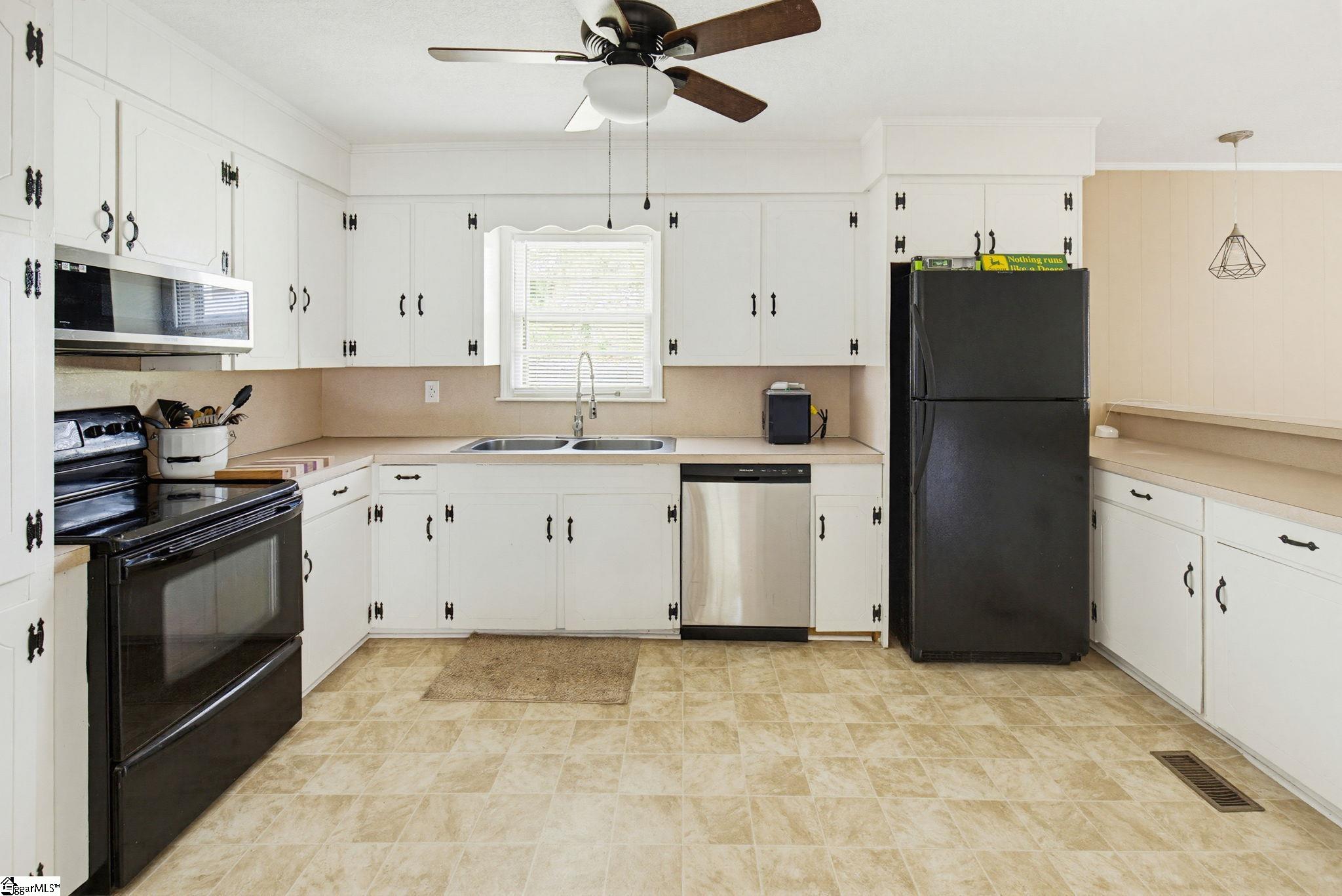 107 Wilson Road Anderson, SC 29625 - Photo 8 of 32
